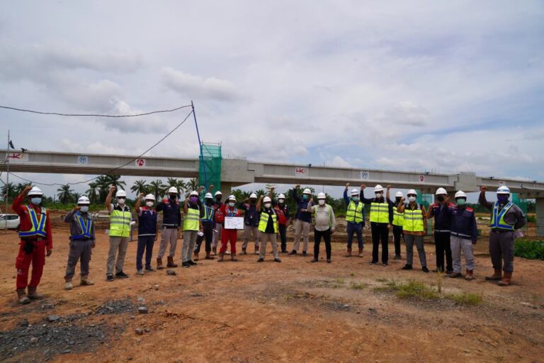 KUNJUNGAN KPPIP KE PROYEK STRATEGIS NASIONAL JALAN TOL KUALA TANJUNG ...